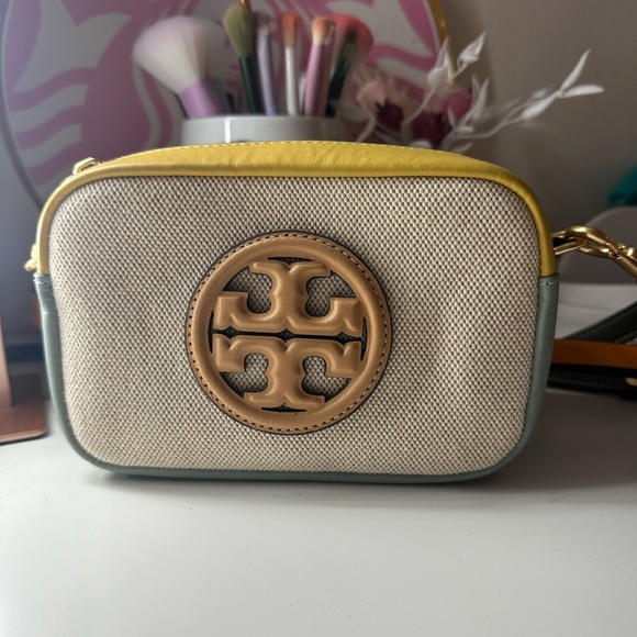 Sold - Picture 1 of 6